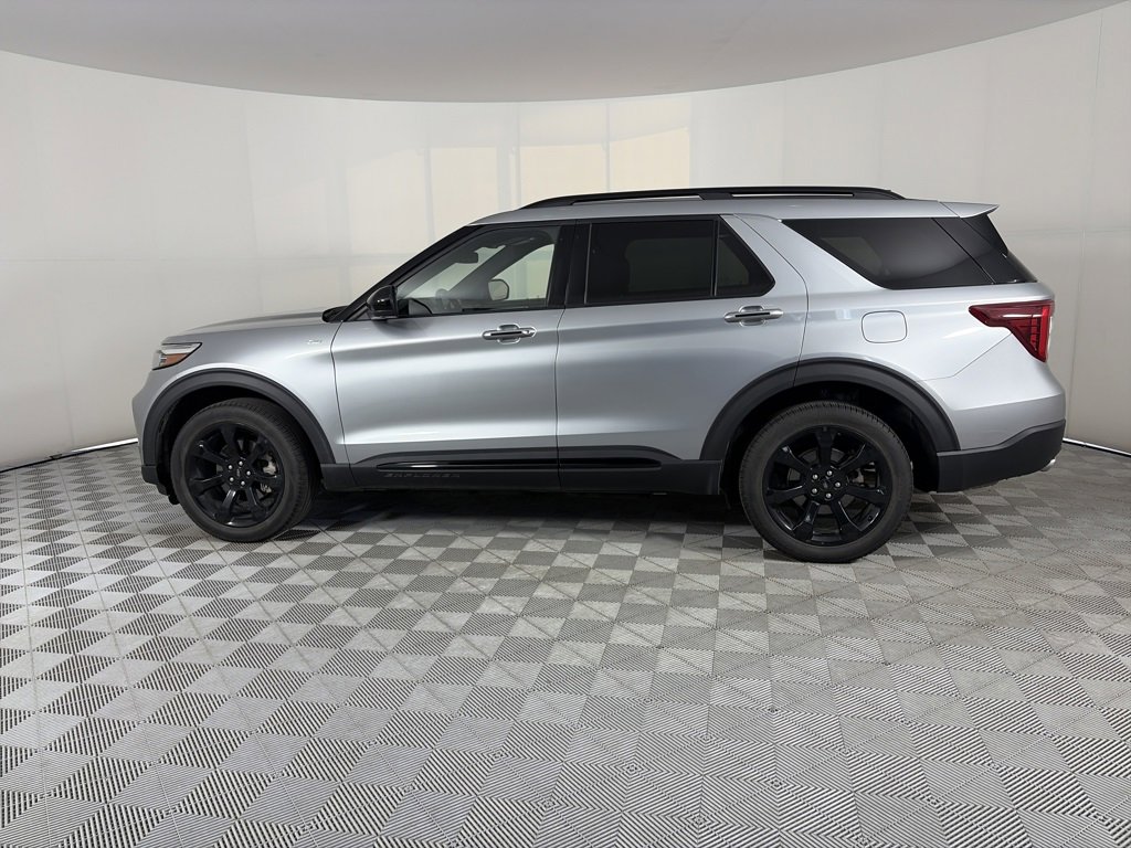 Certified 2022 Ford Explorer ST-Line w/ Class IV Trailer Tow Package image 4