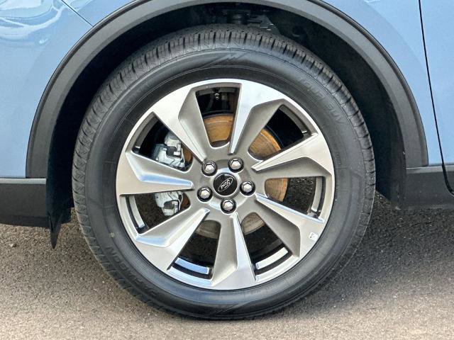 Certified 2025 Ford Escape Platinum AWD/4WD image 24