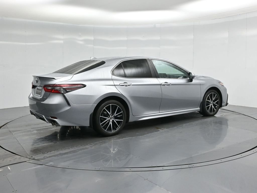 Used 2024 Toyota Camry SE image 12