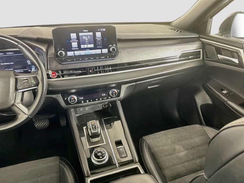 Used 2024 Mitsubishi Outlander AWD image 29