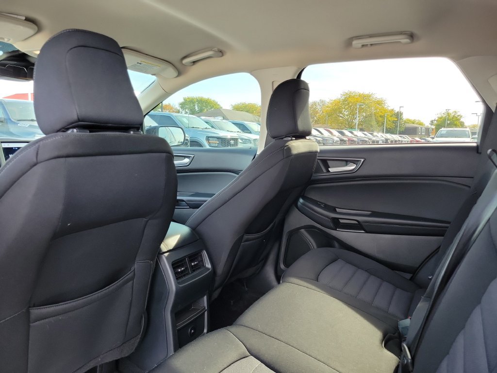 Certified 2022 Ford Edge SE w/ Black Appearance Package AWD/4WD image 17