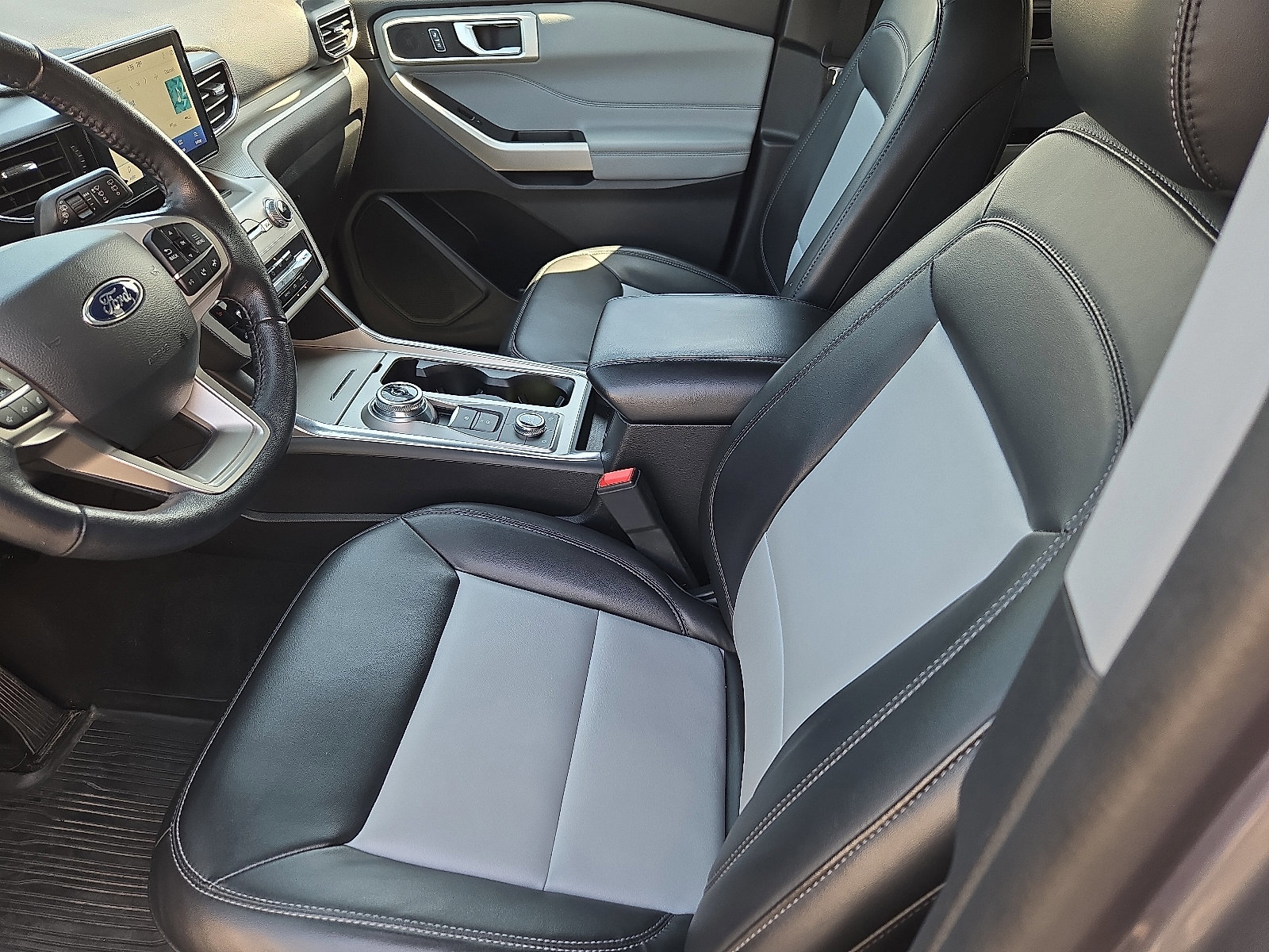 Certified 2022 Ford Explorer XLT w/ Equipment Group 202A image 12