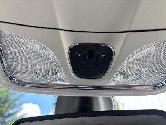 Used 2019 Jeep Cherokee Limited AWD/4WD image 30