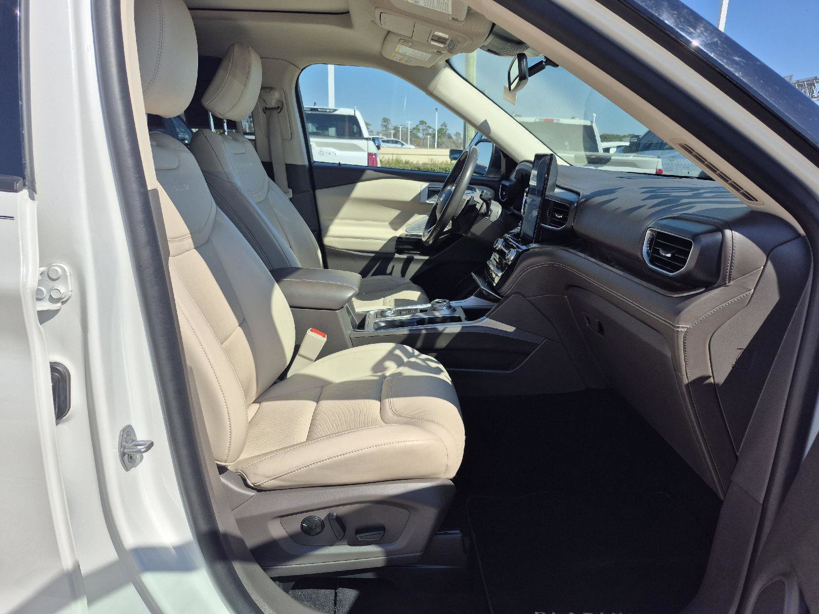 Certified 2021 Ford Explorer Platinum w/ Equipment Group 601A image 29
