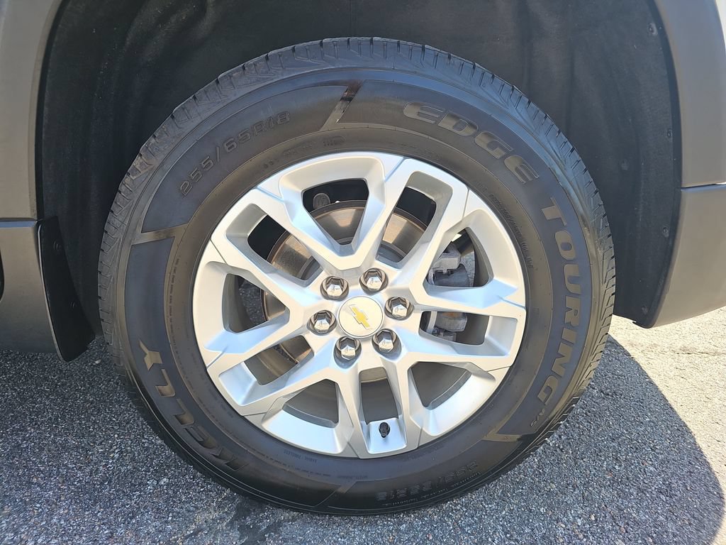 Used 2021 Chevrolet Traverse LS FWD image 34