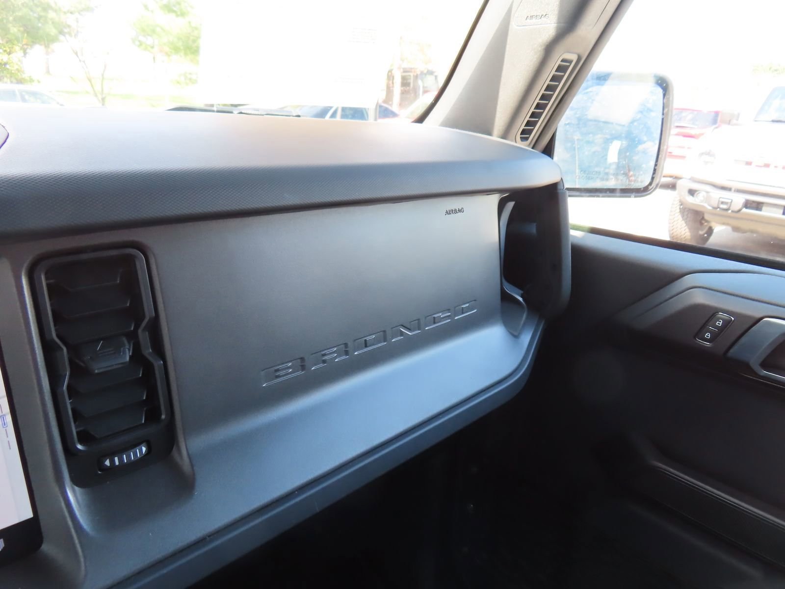 Certified 2025 Ford Bronco Big Bend AWD/4WD image 23