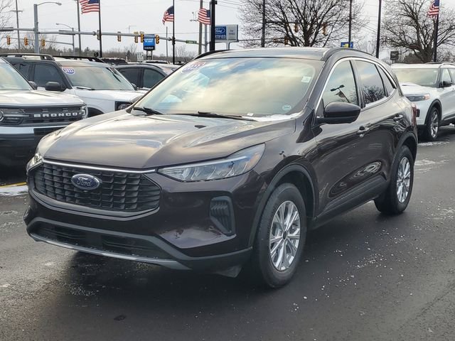 Certified 2023 Ford Escape Active w/ Tech Pack #2 image 2