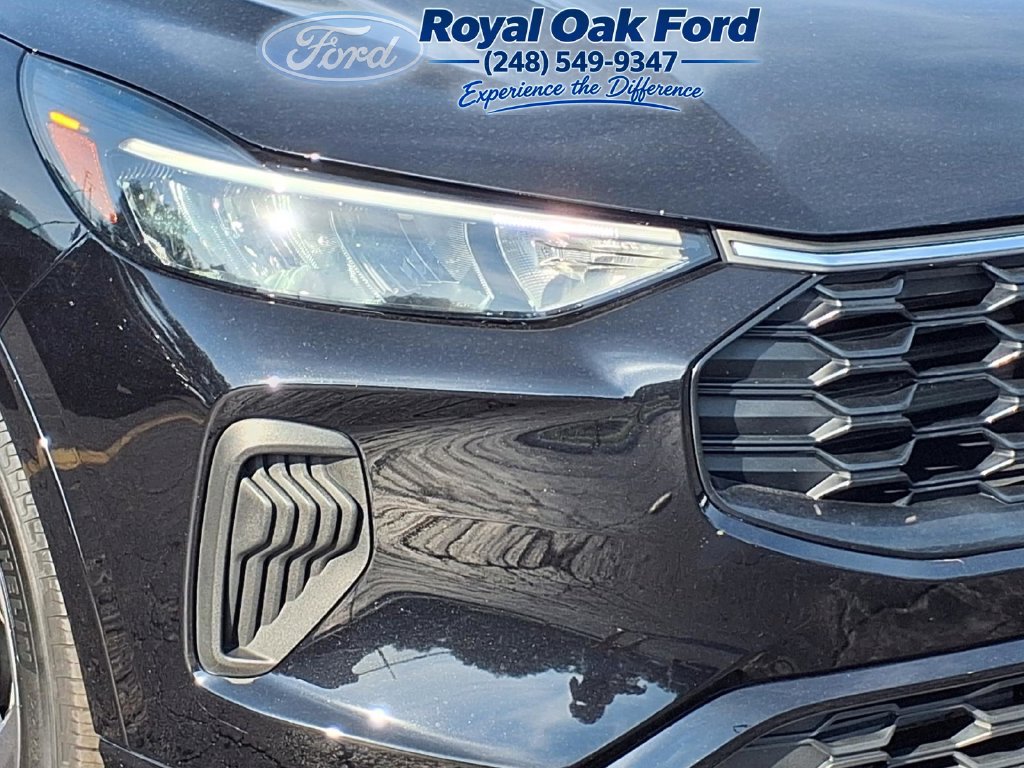 Certified 2024 Ford Escape ST-Line w/ Tech Pack #1 AWD/4WD image 34