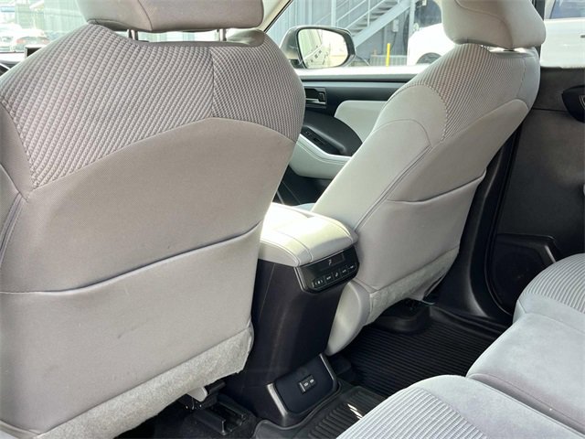 Used 2023 Toyota Highlander LE image 20