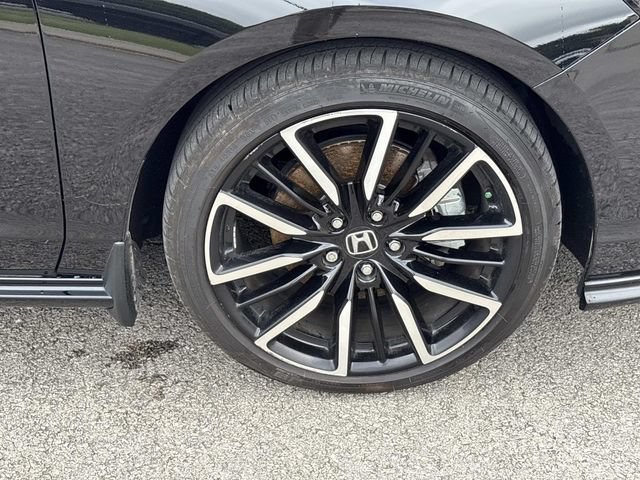 Used 2025 Honda Accord Touring image 9
