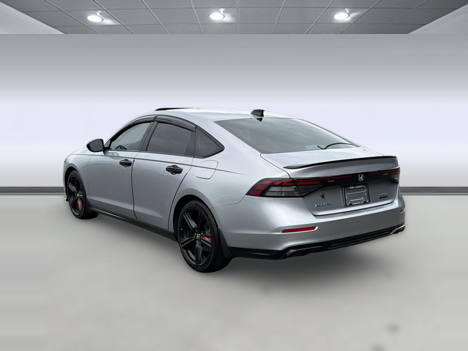 Used 2023 Honda Accord Sport image 3