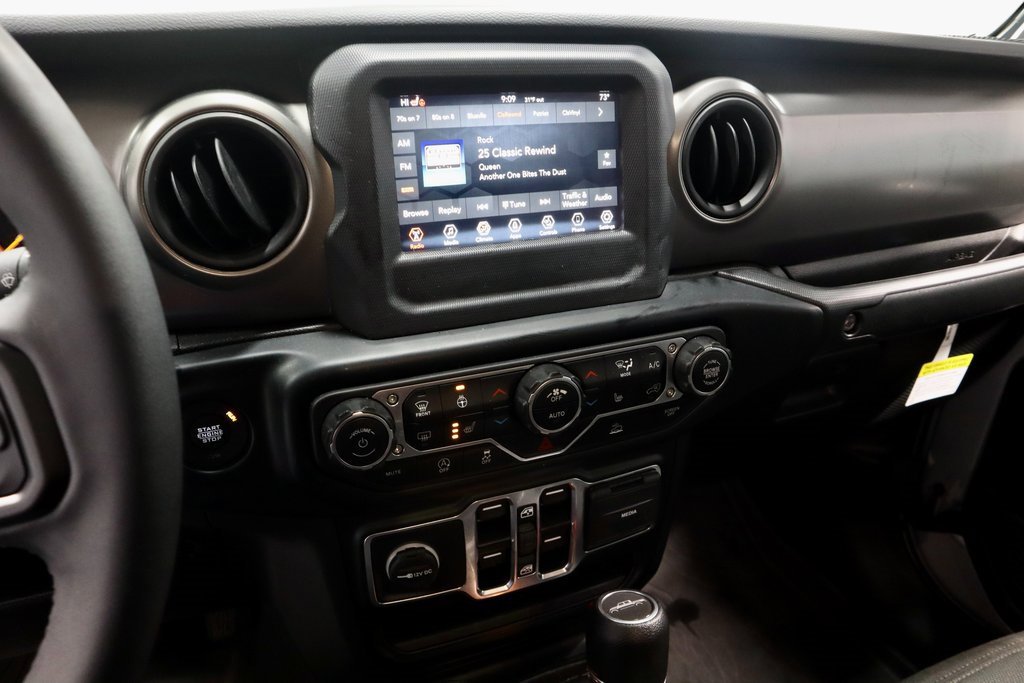 Used 2023 Jeep Gladiator Sport image 32