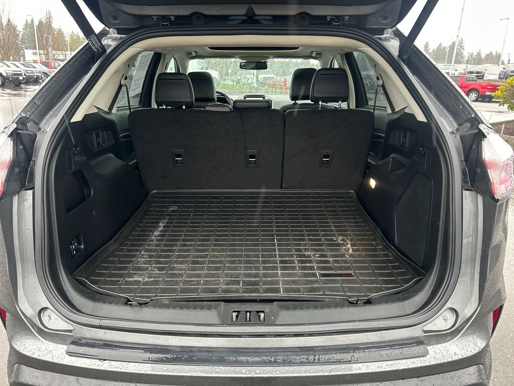 Certified 2022 Ford Edge Titanium w/ Class II Trailer Tow Package image 33