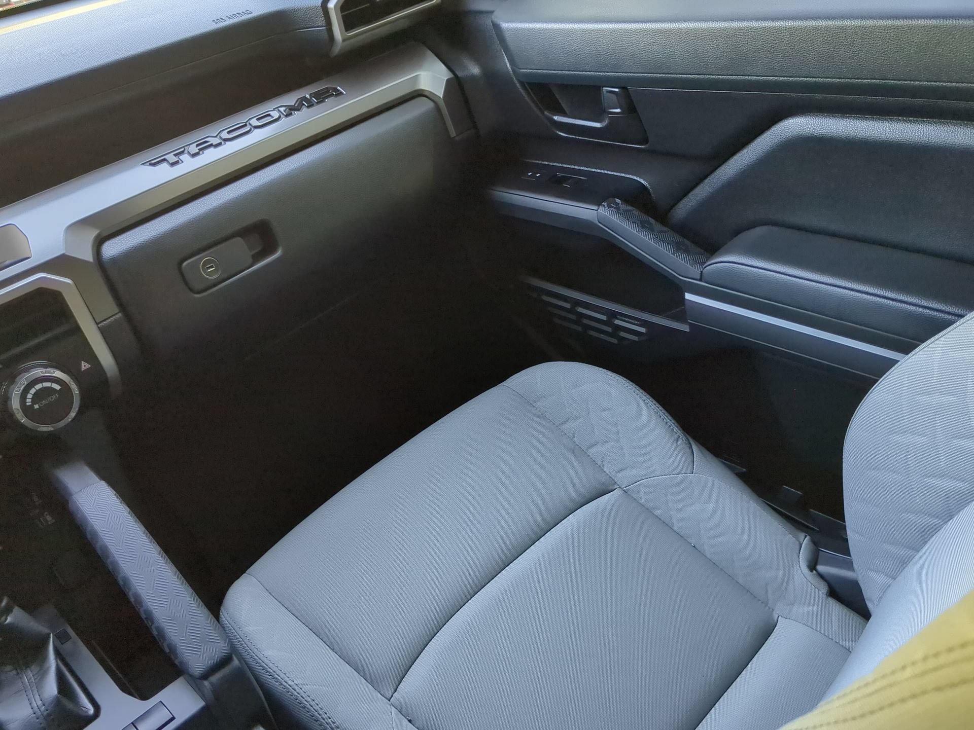 Used 2025 Toyota Tacoma SR5 AWD/4WD image 53