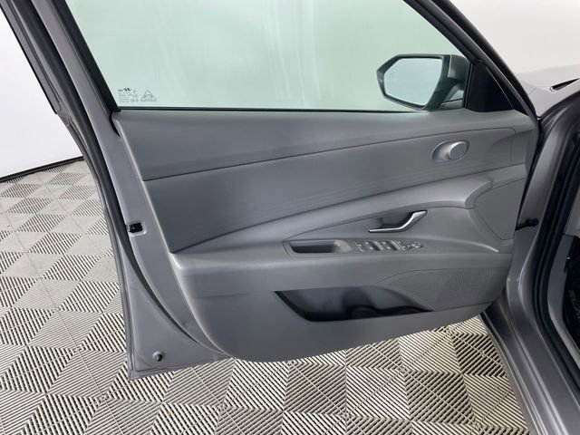 Used 2023 Hyundai Elantra SEL w/ Cargo Package FWD image 16