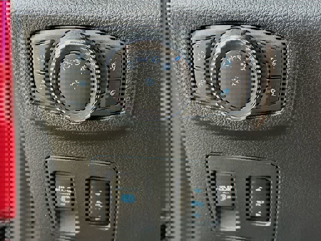 Certified 2019 Ford F150 Platinum w/ Equipment Group 701A Luxury image 27