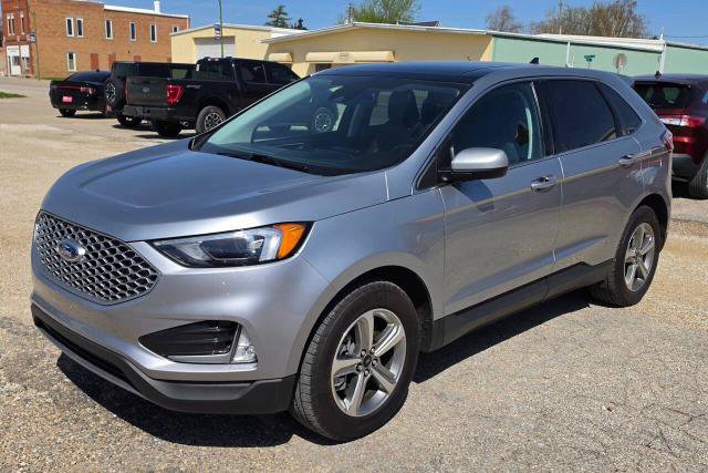 Certified 2024 Ford Edge SEL w/ Convenience Package AWD/4WD image 2