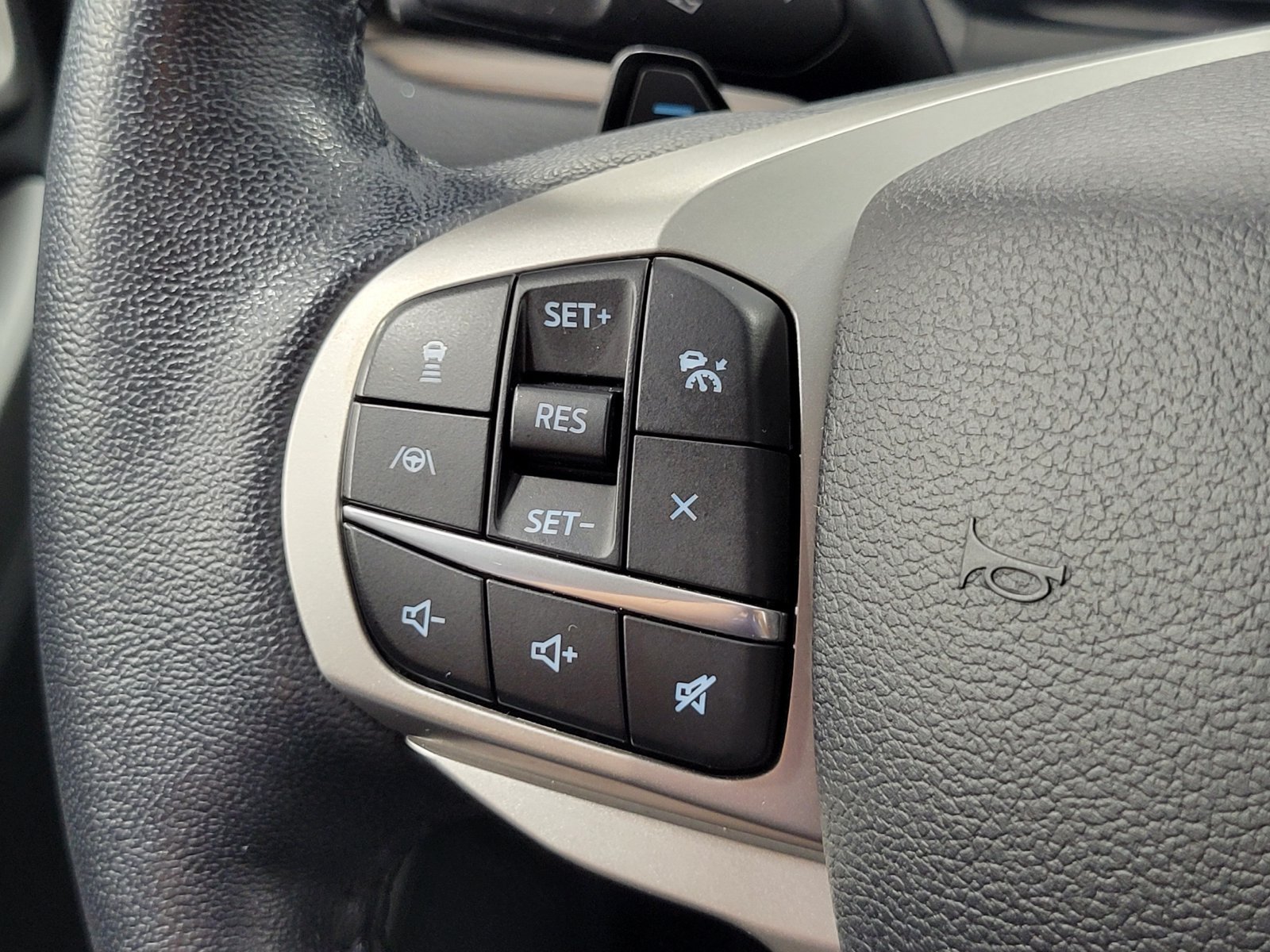 Certified 2020 Ford Explorer Limited AWD/4WD image 15
