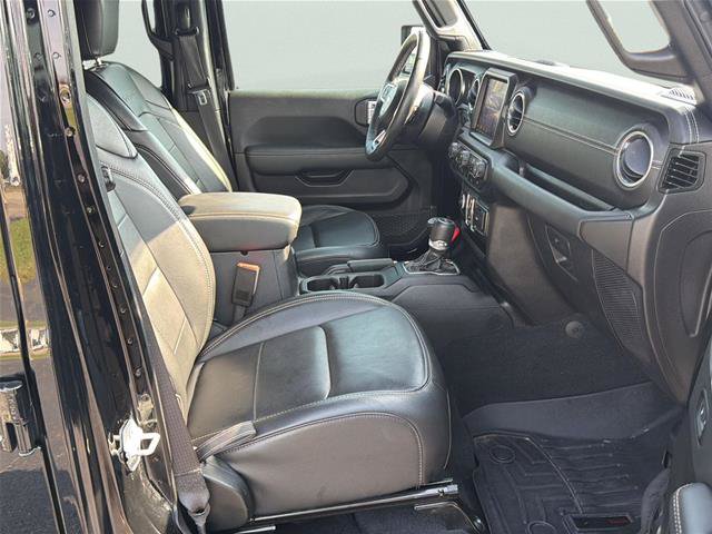 Used 2023 Jeep Wrangler Unlimited Sahara w/ Cold Weather Group AWD/4WD image 13
