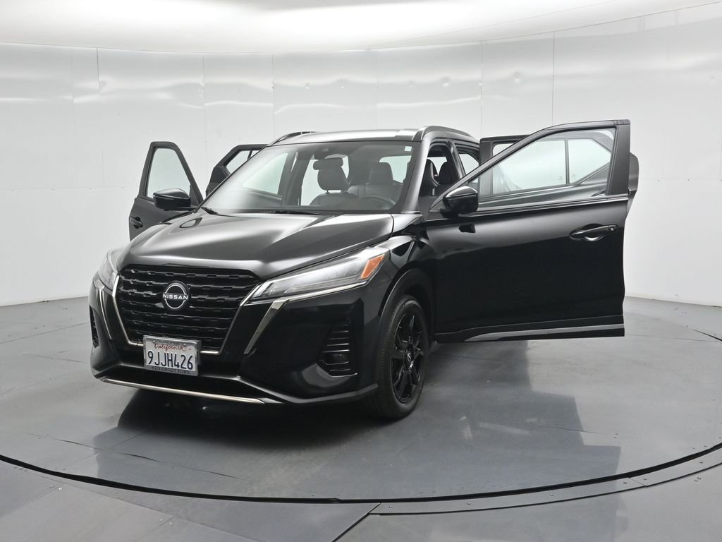 Used 2023 Nissan Kicks SR w/ SR Premium Package image 30