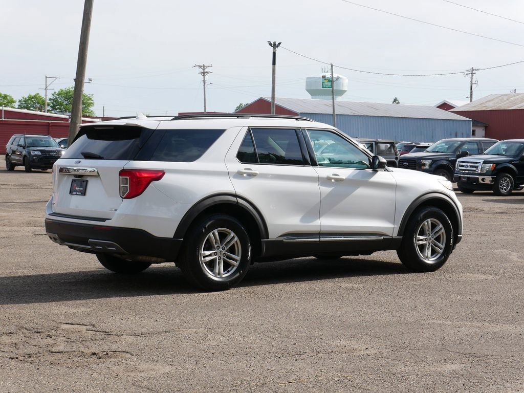 Certified 2020 Ford Explorer XLT w/ Equipment Group 202A AWD/4WD image 3