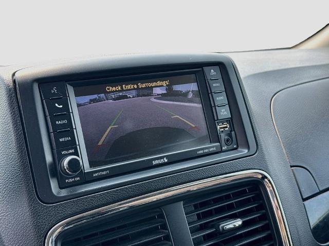 Used 2018 Dodge Grand Caravan SE w/ UConnect Hands-Free Group FWD image 11