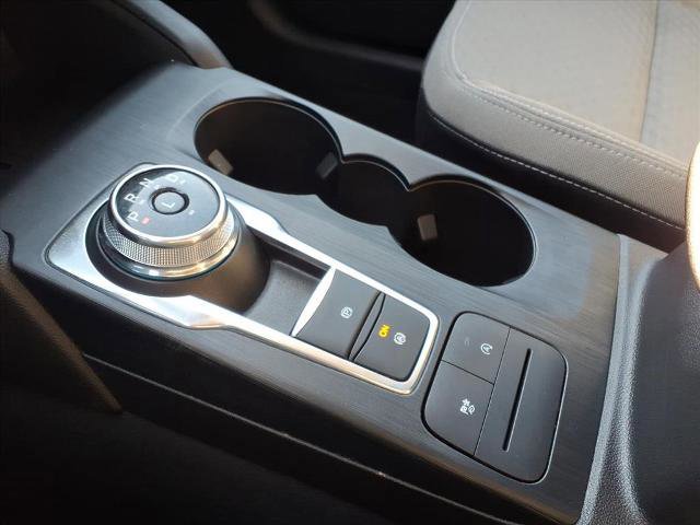 Certified 2022 Ford Escape SE w/ SE Sport Appearance Package image 17