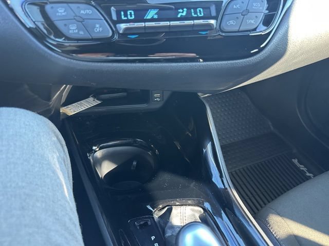Used 2020 Toyota C-HR XLE FWD image 39