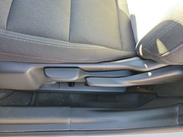 Used 2026 Chevrolet Trax RS w/ Sunroof Package FWD image 29
