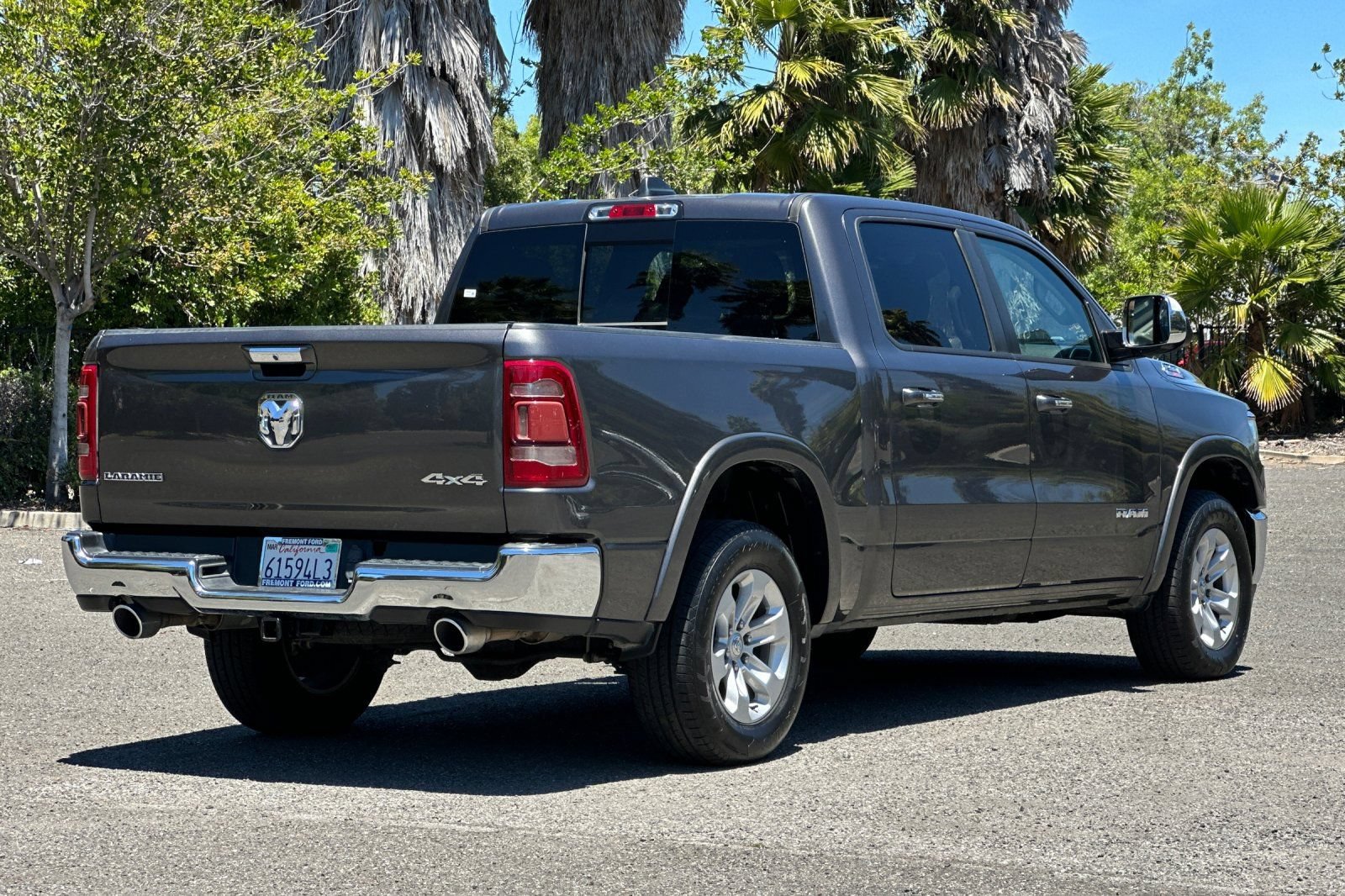 Used 2022 RAM 1500 Laramie AWD/4WD image 3