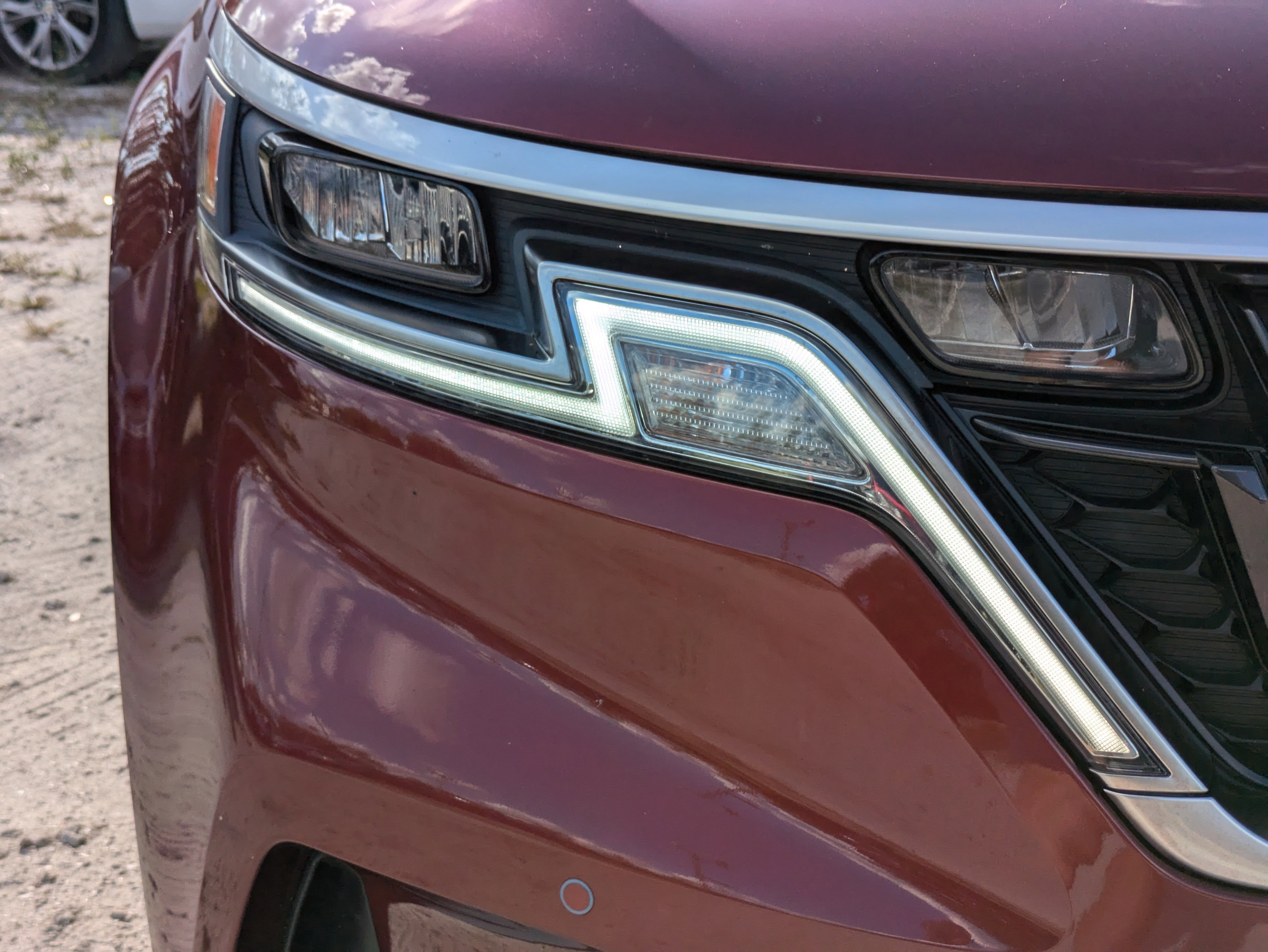 Used 2024 Kia Carnival EX image 10