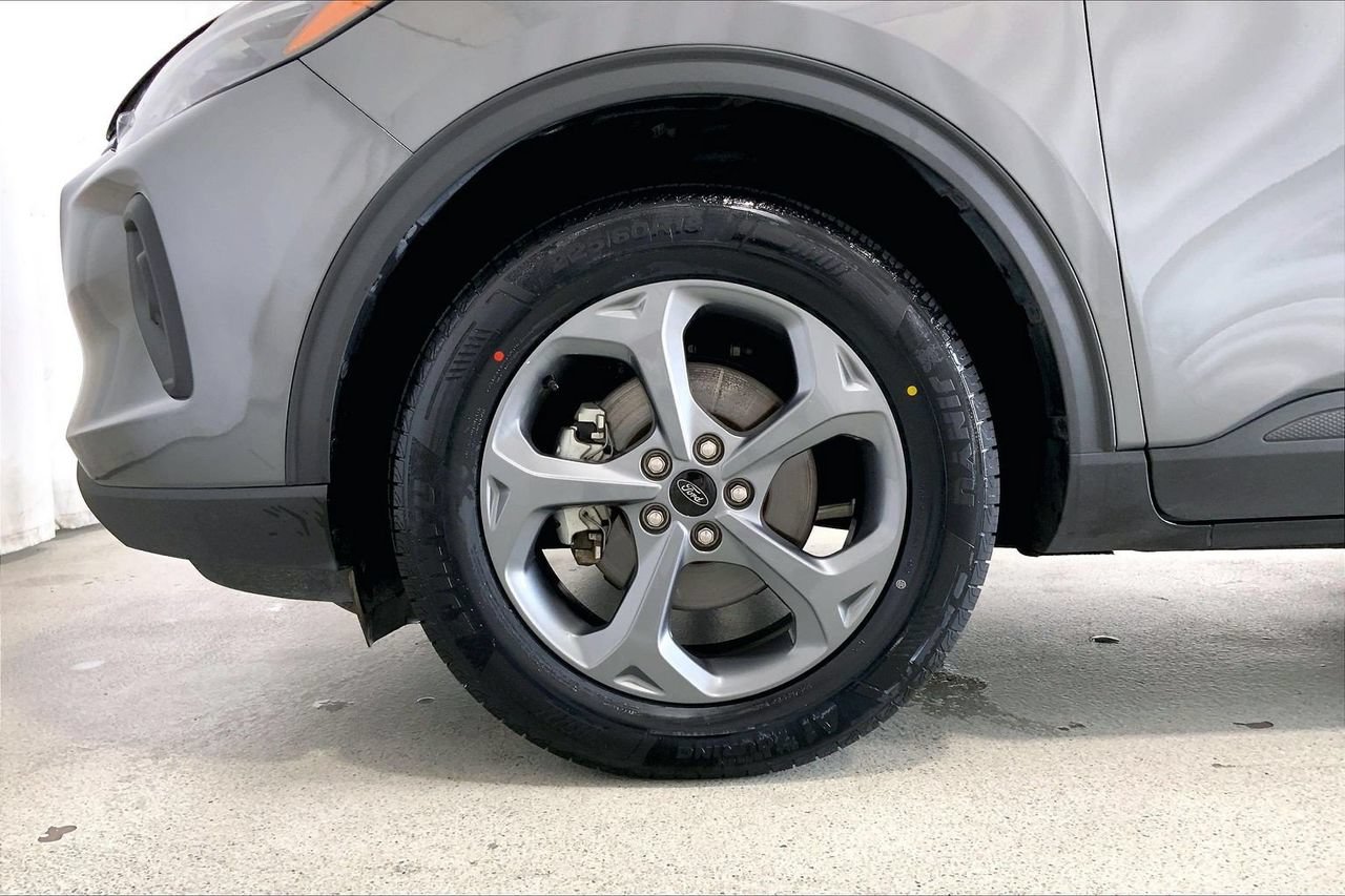 Certified 2025 Ford Escape ST-Line Select AWD/4WD image 8