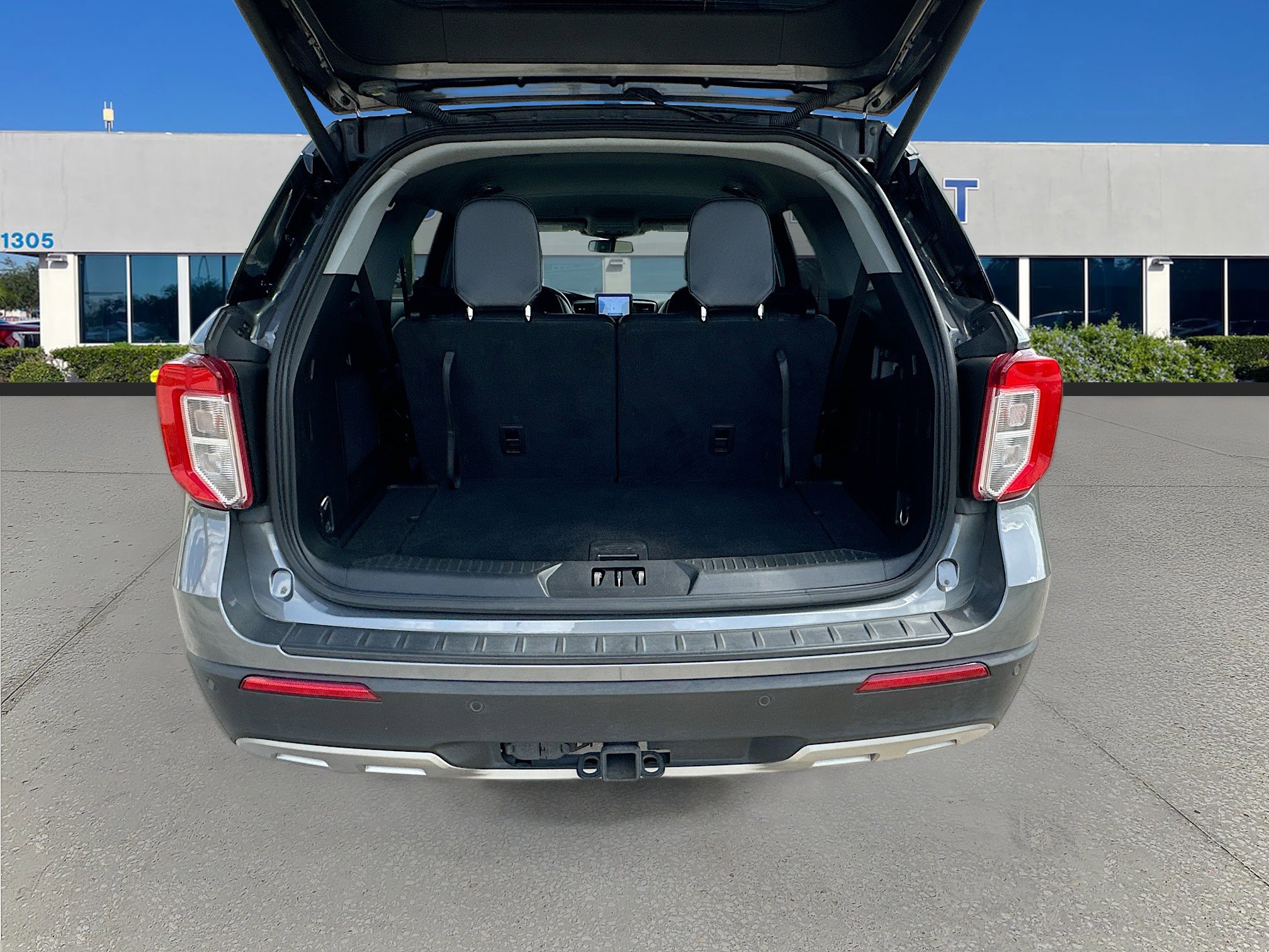 Certified 2023 Ford Explorer XLT w/ Equipment Group 202A RWD image 25