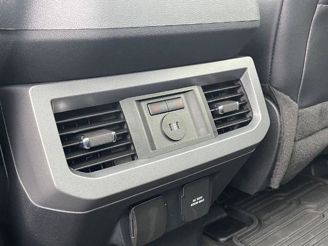 Certified 2024 Ford F250 Lariat w/ Lariat Ultimate Package AWD/4WD image 30