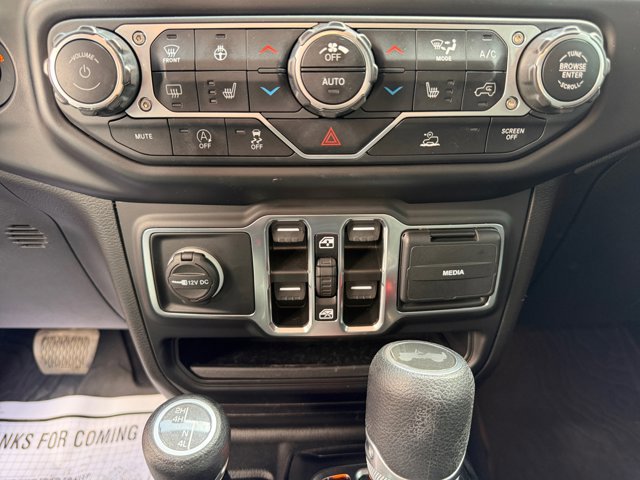 Used 2021 Jeep Wrangler Unlimited Sport AWD/4WD image 28