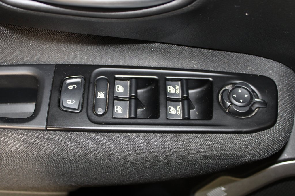 Used 2021 Jeep Renegade Latitude w/ Convenience Group image 19