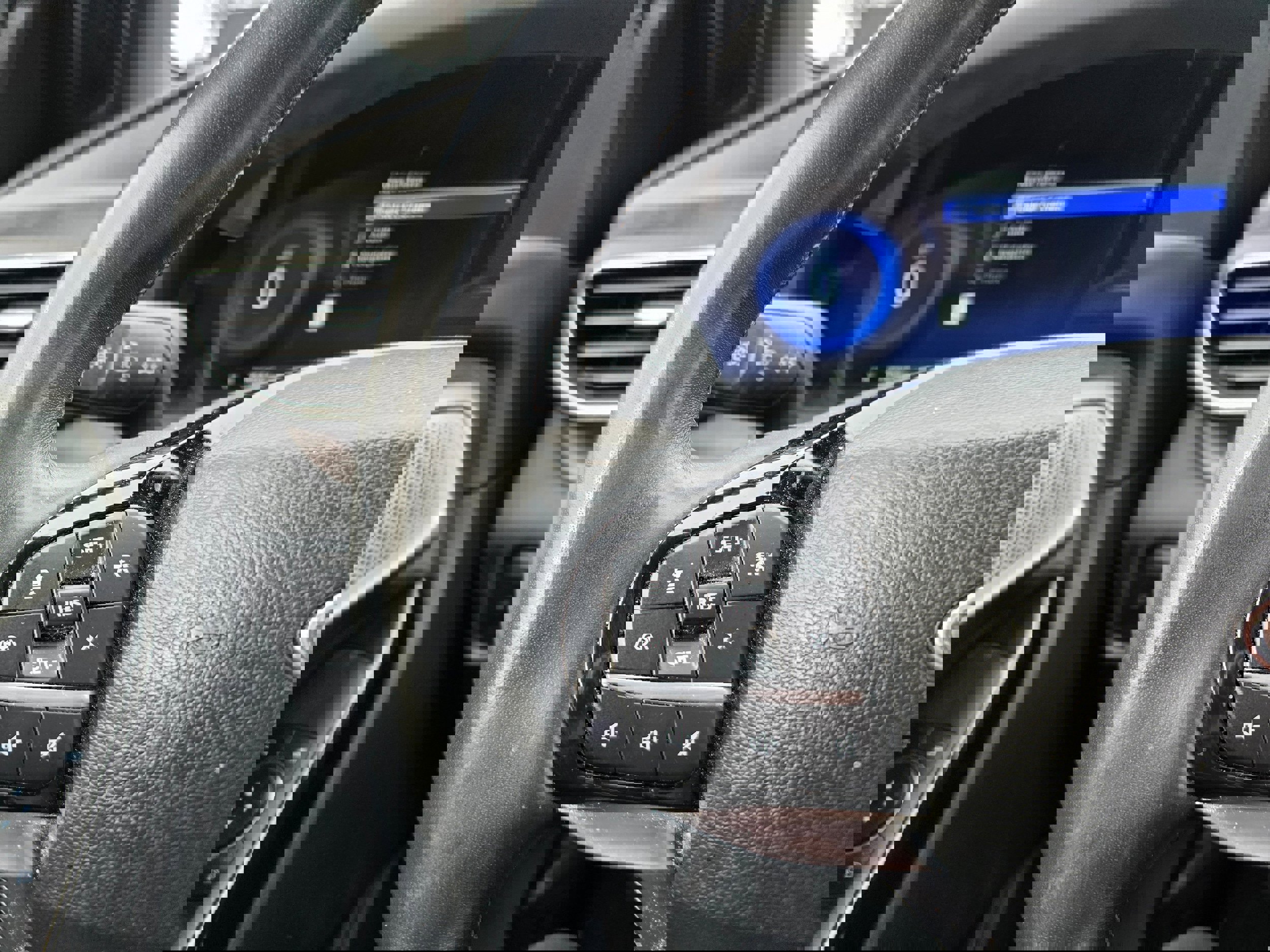 Certified 2023 Ford Explorer Platinum w/ Premium Technology Package image 16