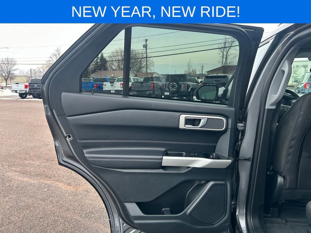 Certified 2023 Ford Explorer XLT w/ Class IV Trailer Tow Package image 17