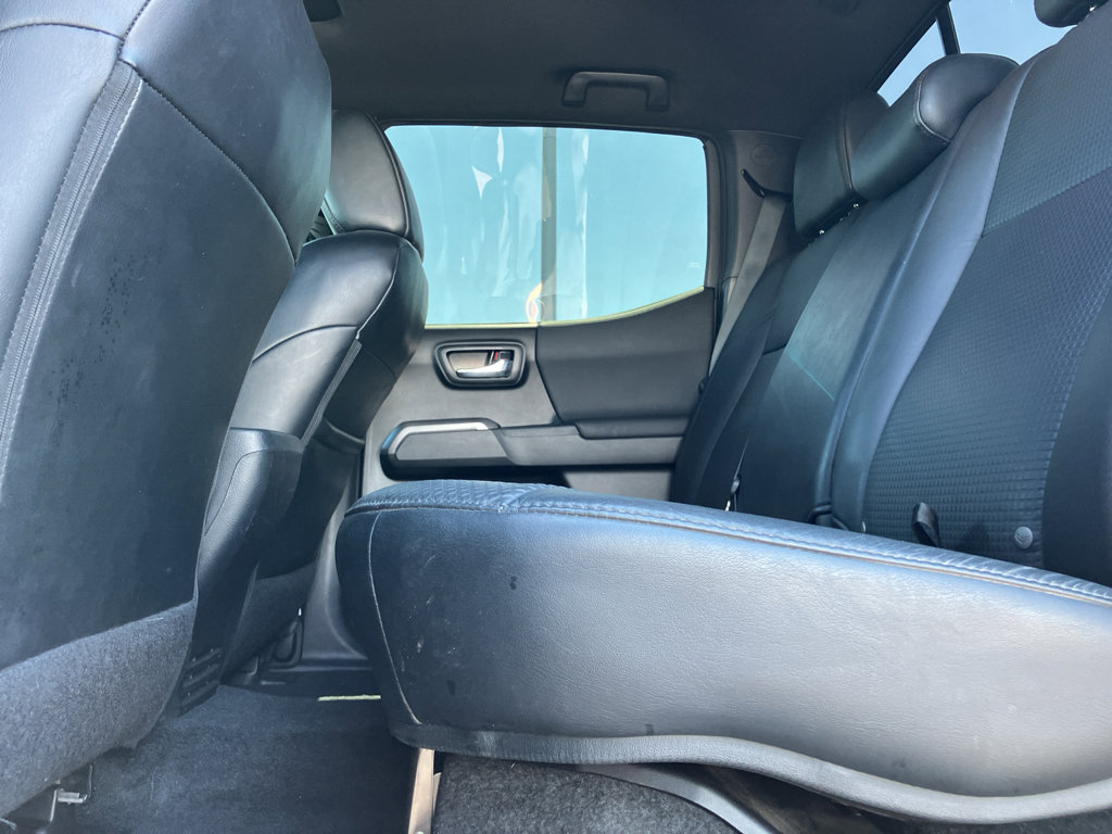 Used 2018 Toyota Tacoma TRD Sport image 28