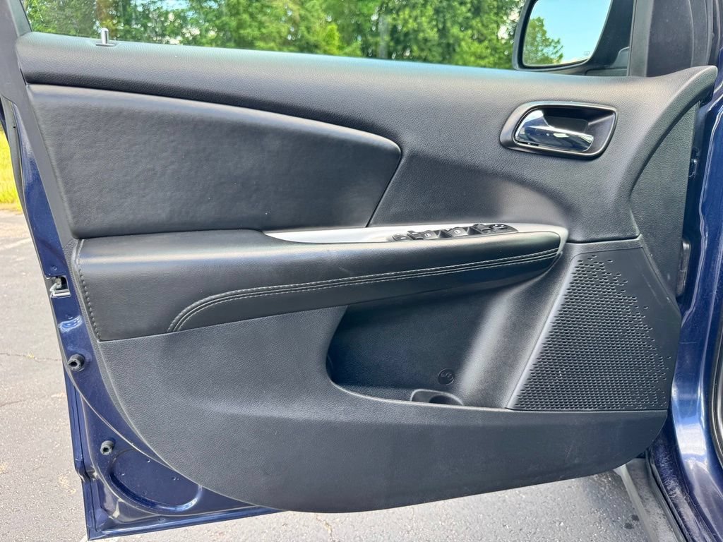 Used 2019 Dodge Journey SE FWD image 26