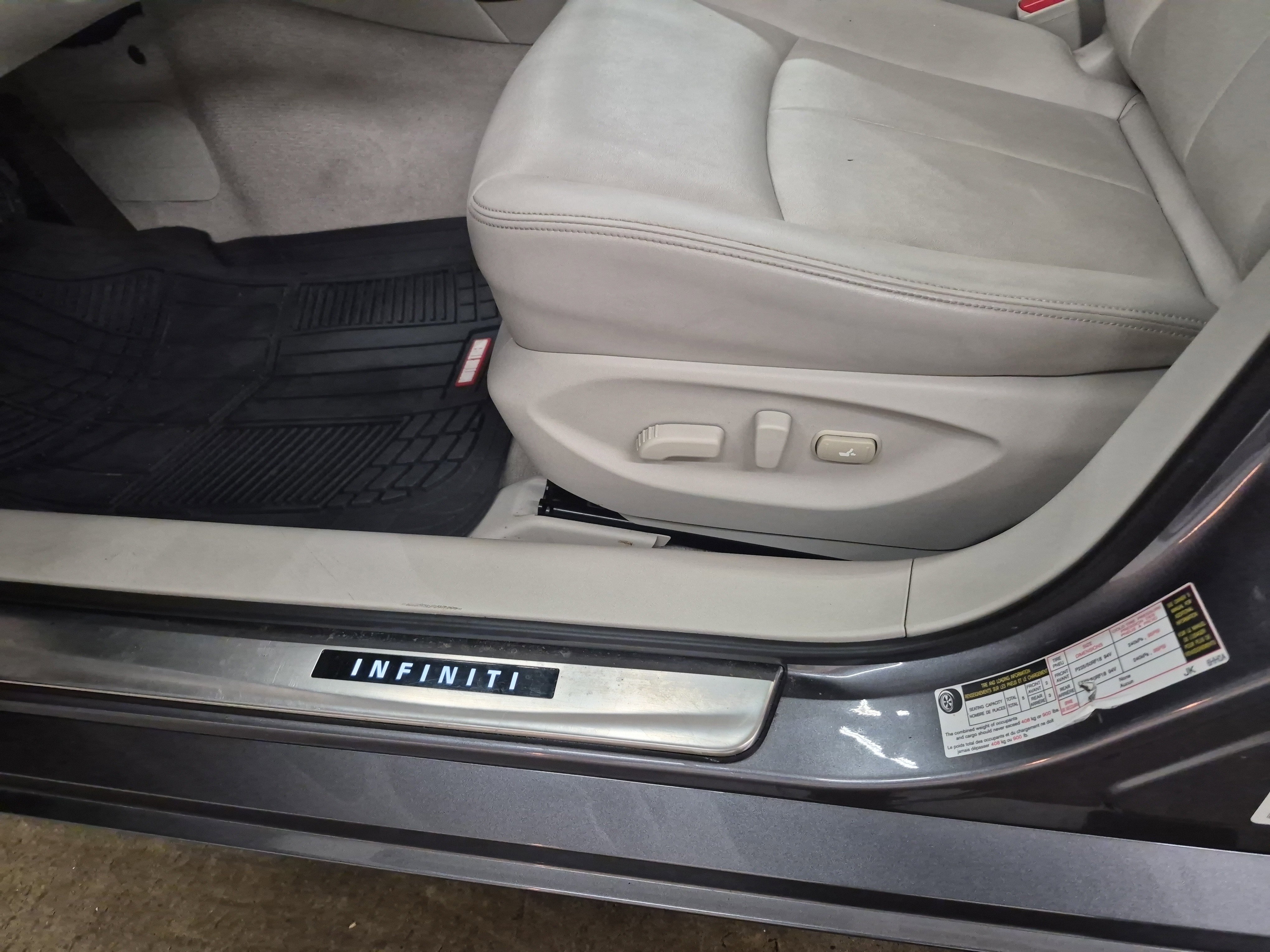 Used 2020 INFINITI Q50 Luxe w/ Essential Package (3.0T Luxe) image 14