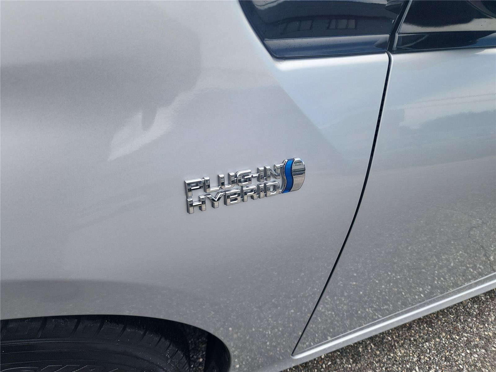 Used 2017 Toyota Prius Prime Advanced FWD image 10