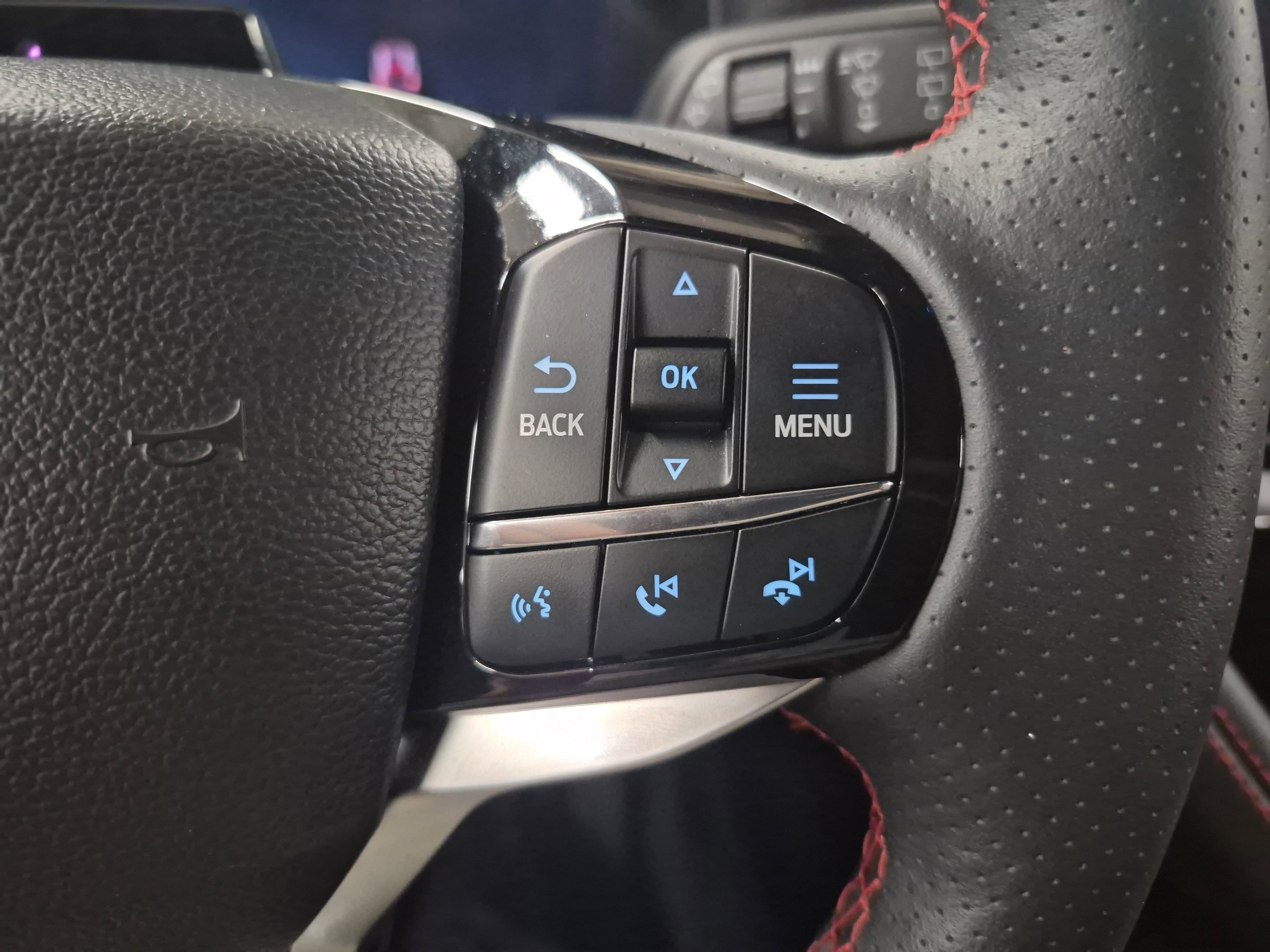 Certified 2025 Ford Explorer ST-Line image 28