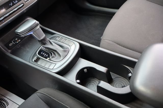 Used 2025 Hyundai Kona SEL FWD image 21