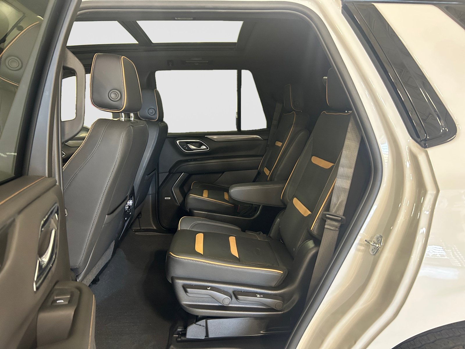 Used 2024 GMC Yukon AT4 w/ Max Trailering Package AWD/4WD image 15