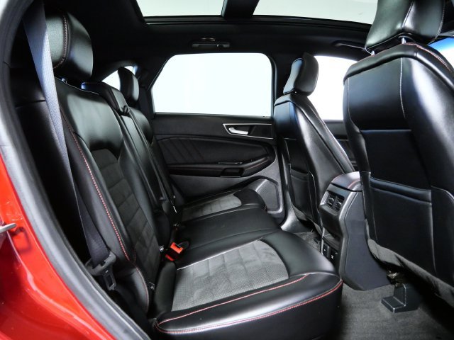 Certified 2020 Ford Edge ST-Line w/ Cold Weather Package AWD/4WD image 13