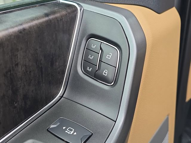 Certified 2025 Ford F350 Lariat w/ Lariat Ultimate Package AWD/4WD image 12