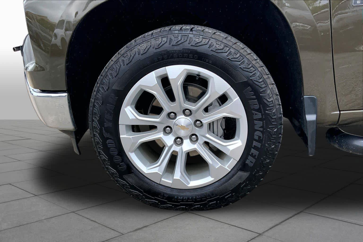 Used 2023 Chevrolet Silverado 1500 LTZ AWD/4WD image 11