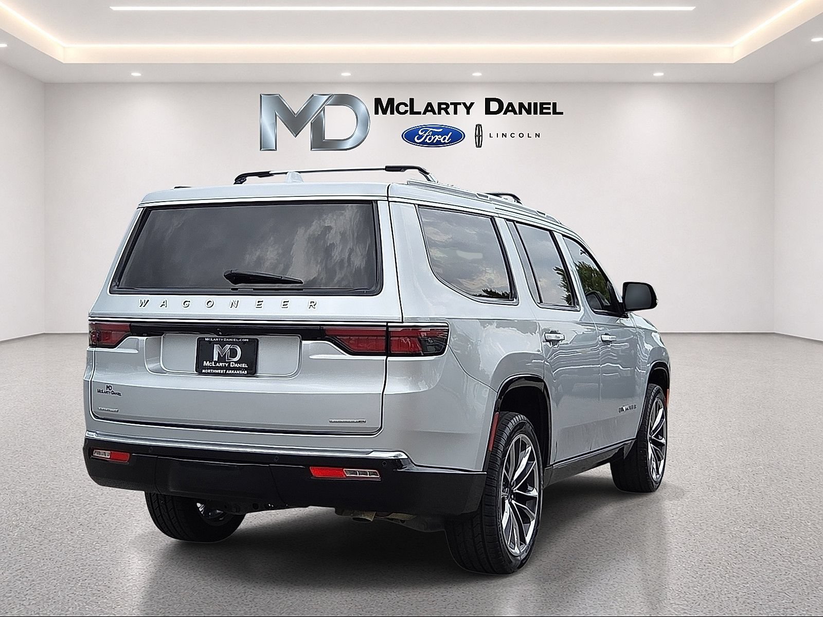 Used 2022 Jeep Wagoneer Series III w/ Premium Group I AWD/4WD image 5
