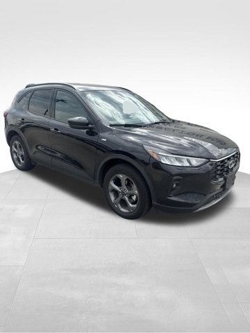 Certified 2025 Ford Escape ST-Line Select AWD/4WD image 2